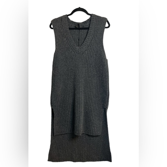 BCBG MAXAZRIA | NWT Simonette V Neck Sweater Size Small - Picture 1 of 8